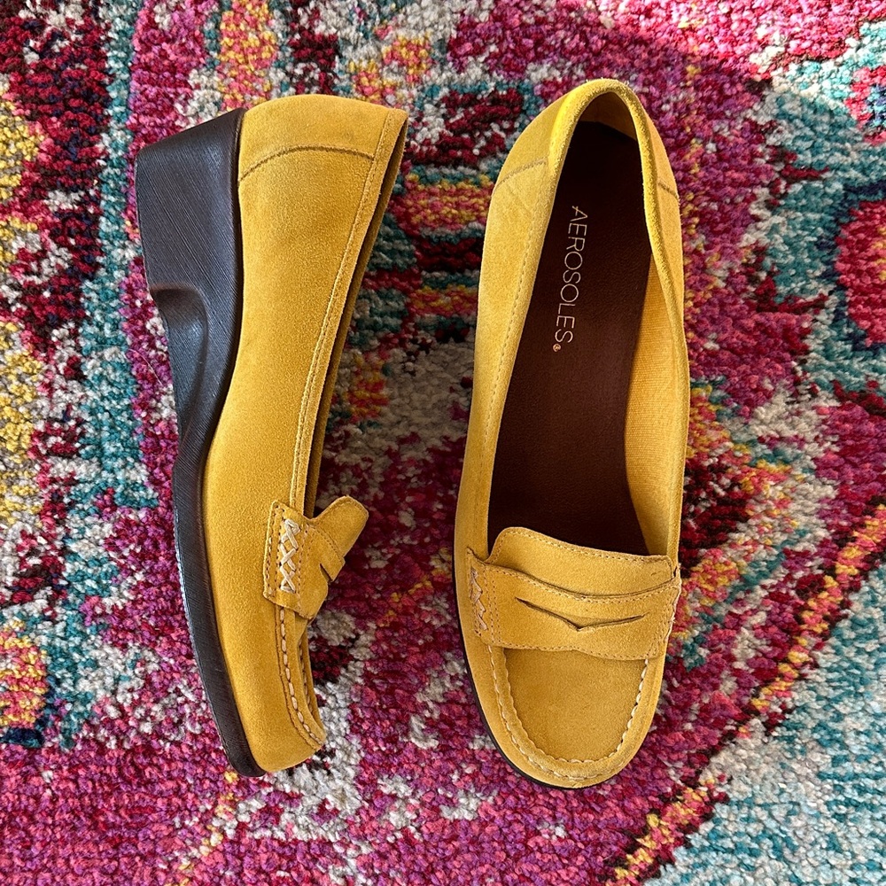 AEROSOLES Women's Mustard Loafers